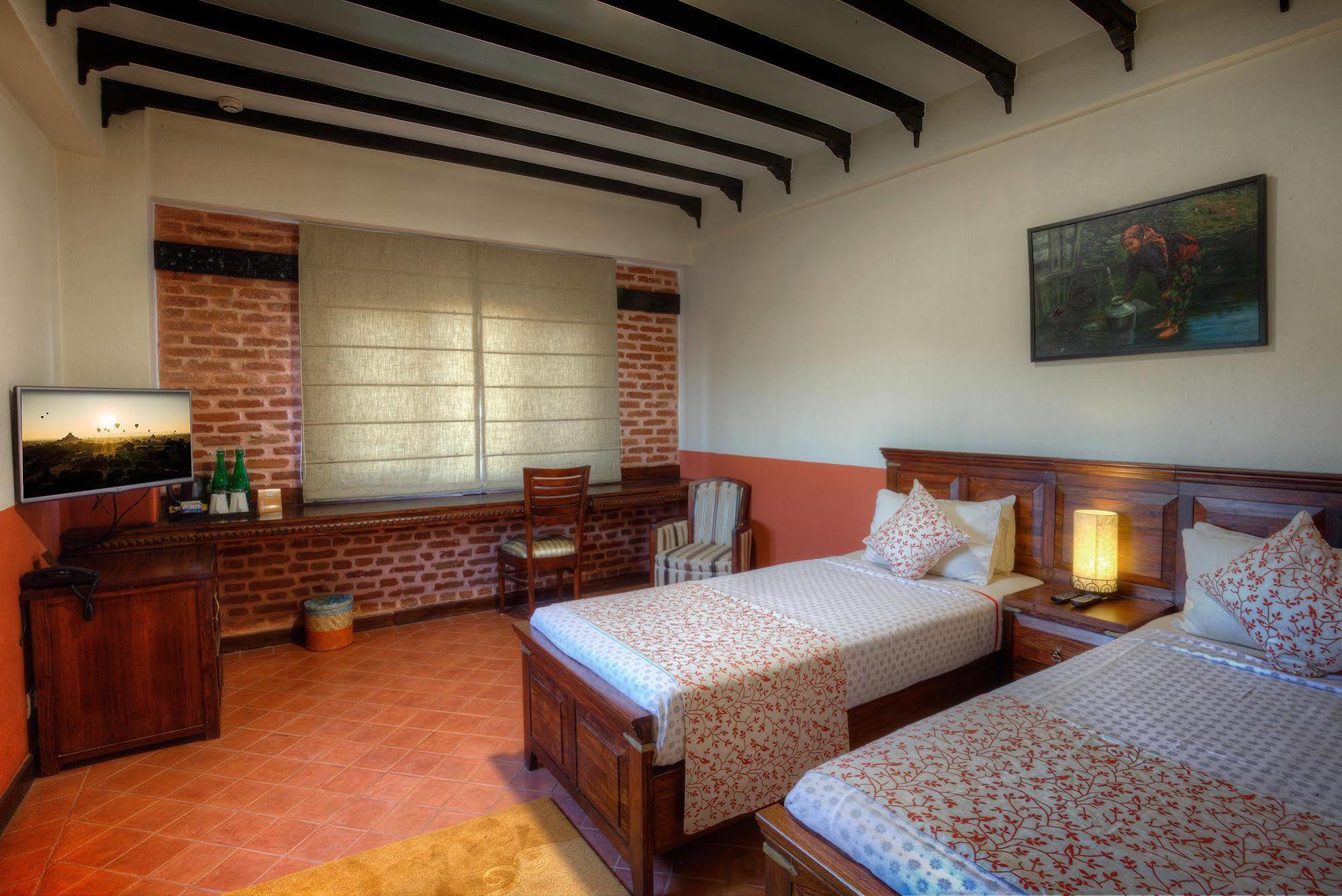 Traditional Comfort Boutique Hotel Kathmandu Bagian luar foto